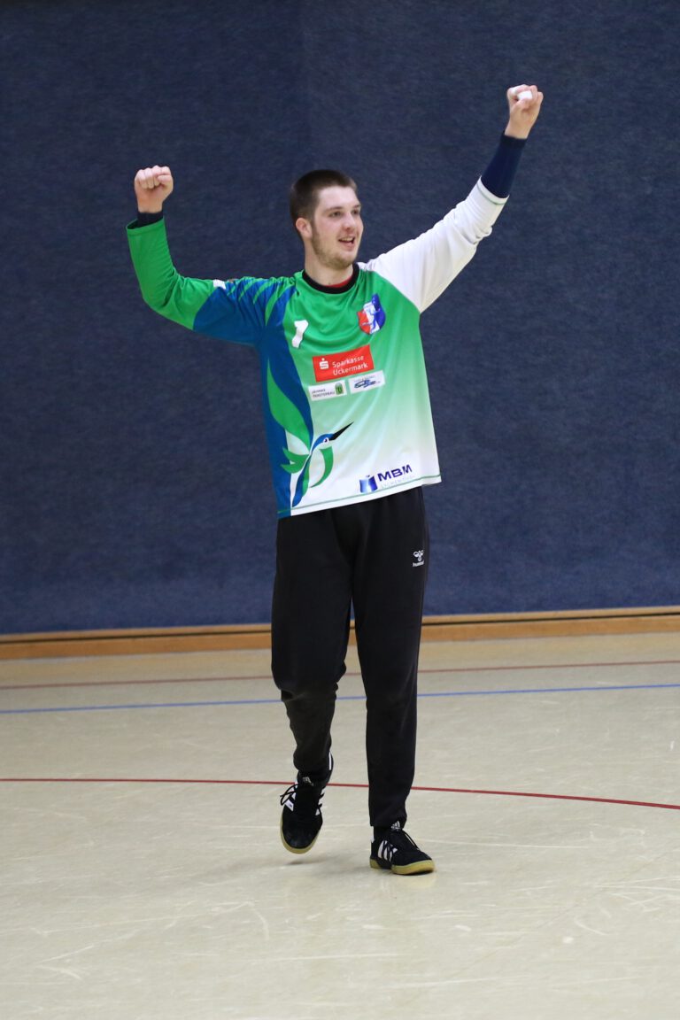 Mathis Loest (starke Paraden in Hennigsdorf)